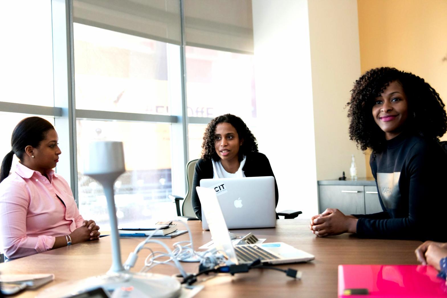 Usability-Testing-Session mit Prototyp und Beobachtungsprotokoll